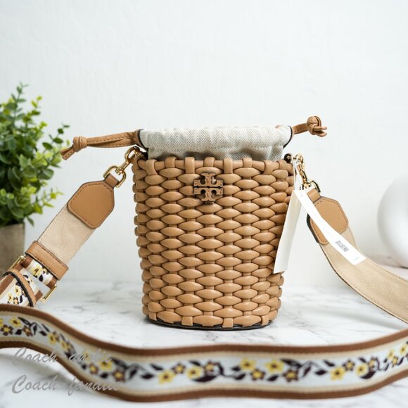 NWT  Tory Burch Emerson Woven Mini Bucket Bag in Ginger Shortbread 160648 - Picture 1 of 12